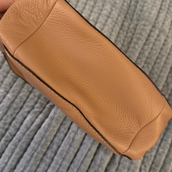 Kate Spade Hobo Pebbled Leather Bag w/ 2 Straps Tan Fawn Gold Hardware EUC - Picture 9 of 10